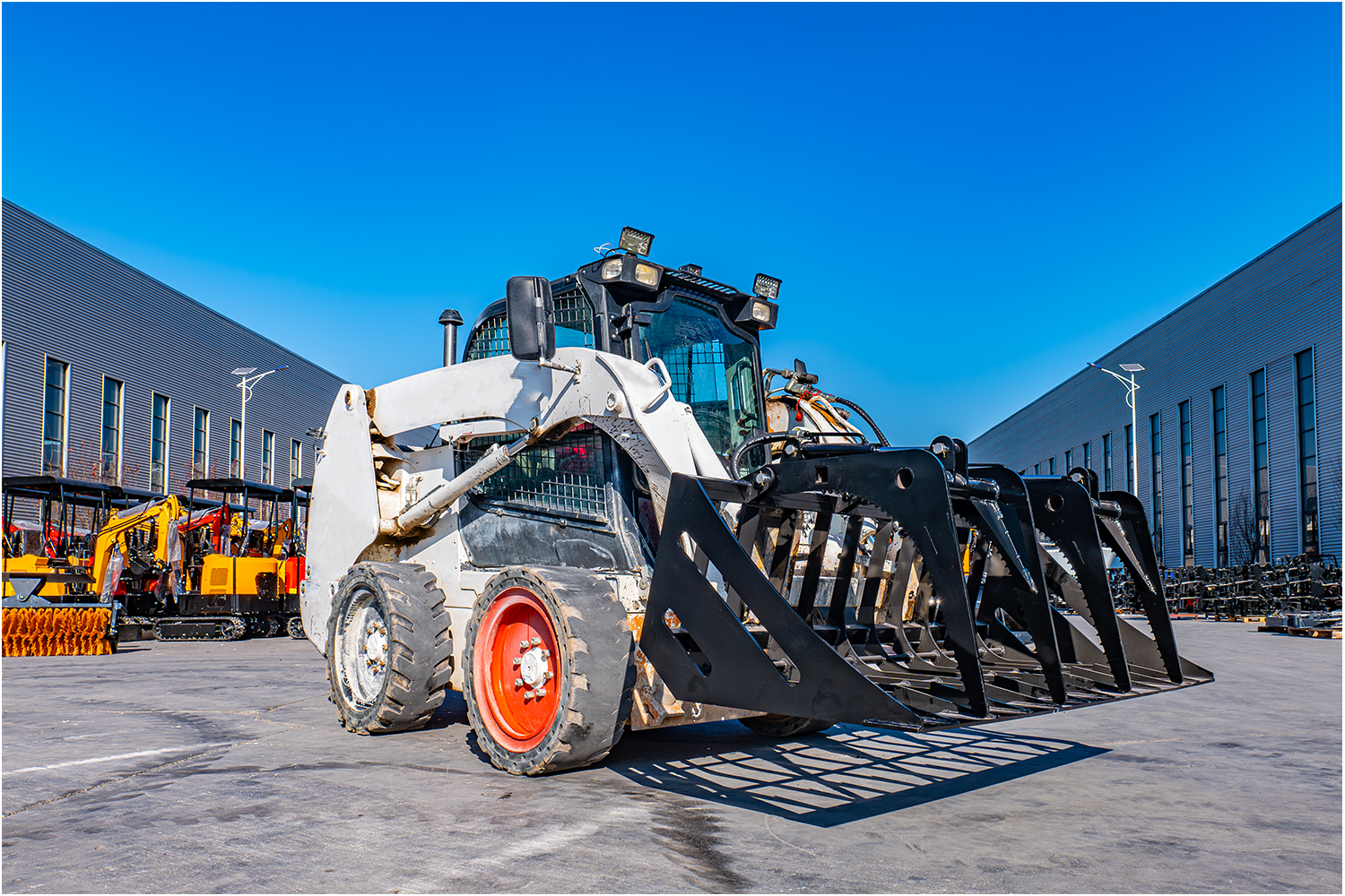 72'' Hollow Wood Grapple Attachment for Skid Steer Loader