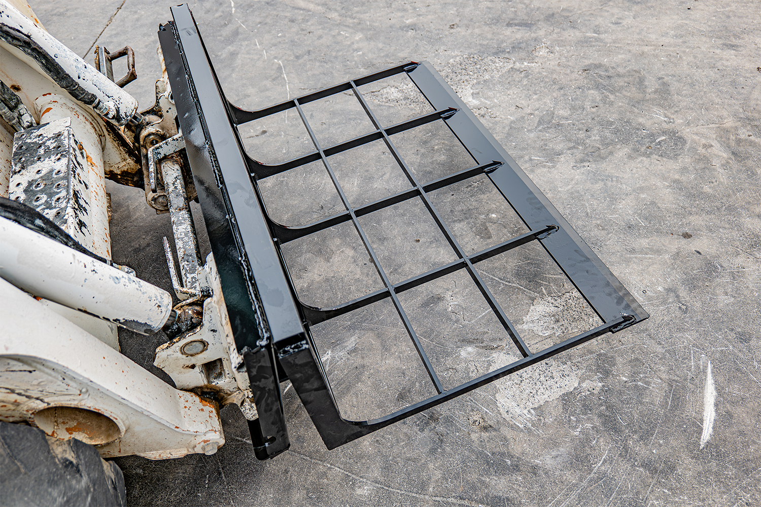 47.24 ' Skid Steer Loader Land Leveler Attachment