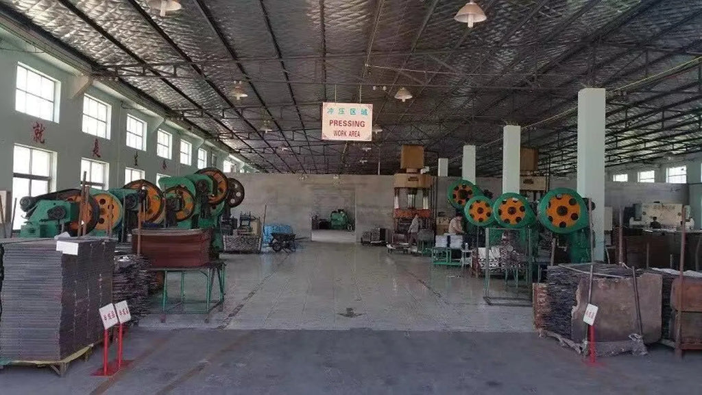 Heavy-Duty Movable Steel Gaeden Tool Cart Garden Hose Reel Cart With Basket Amd 4 Wheels For Garden Watering