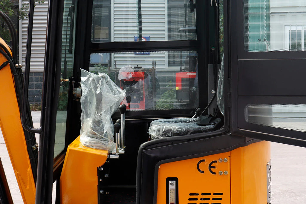 Mini Excavator 1 Ton Crawler Excavator 13.5HP B&S Engine Enclosed Cab Samll Digger Door to Door Shipping