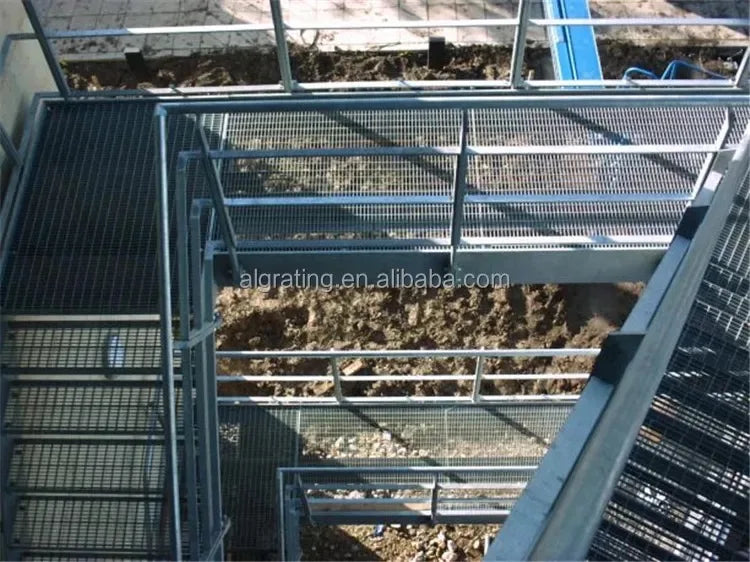 Outdoor Vertical Cage Ladders Steel Fiberglass FRP Material Angled Steel Cat Cage Step Ladder for Fire Escape Access