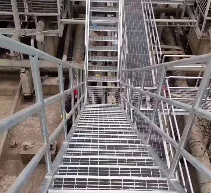 Outdoor Vertical Cage Ladders Steel Fiberglass FRP Material Angled Steel Cat Cage Step Ladder for Fire Escape Access