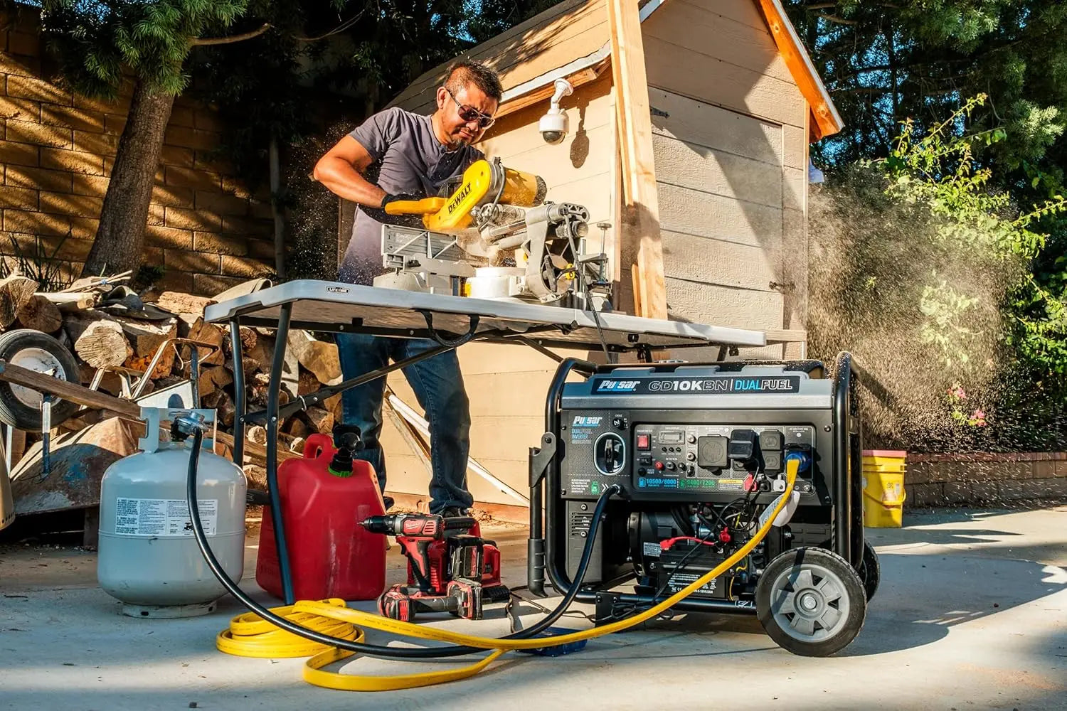 10500W Dual Fuel Portable Inverter Generator for Residential and Camping Use GD10KBN